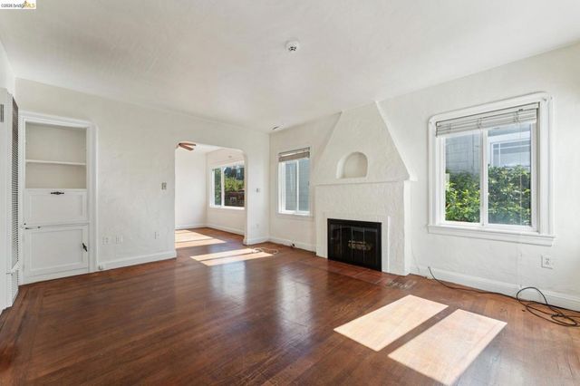 978 43Rd St, Oakland, CA 94608