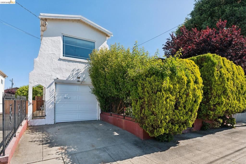 978 43Rd St, Oakland, CA 94608