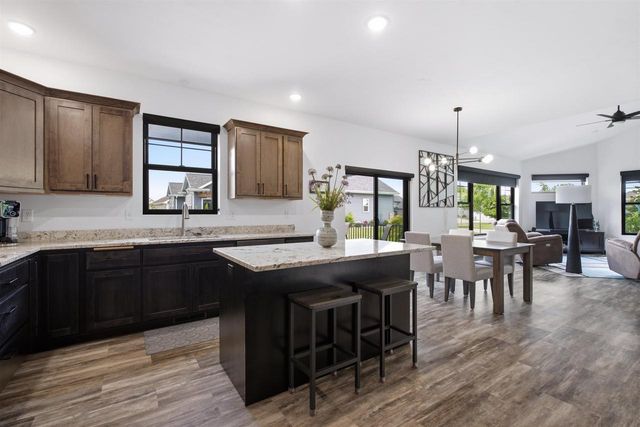 901 CLOVER COURT, Menasha, WI 54952