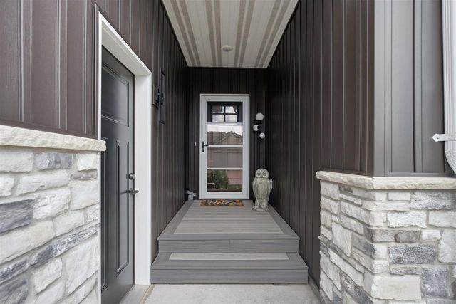 901 CLOVER COURT, Menasha, WI 54952