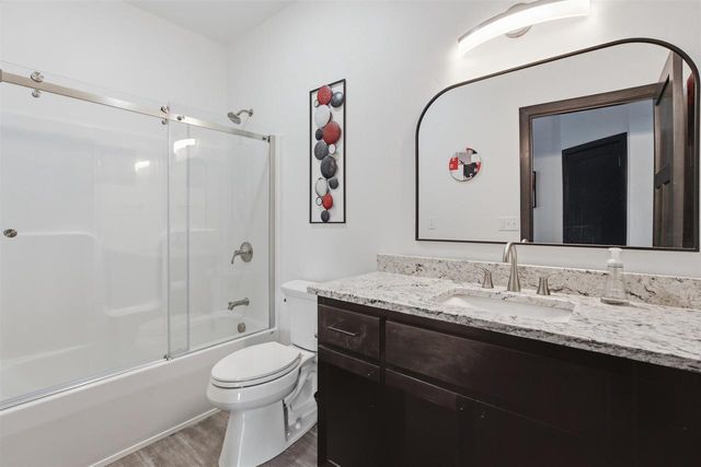 901 CLOVER COURT, Menasha, WI 54952