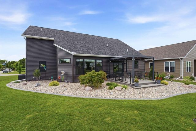 901 CLOVER COURT, Menasha, WI 54952
