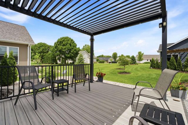 901 CLOVER COURT, Menasha, WI 54952