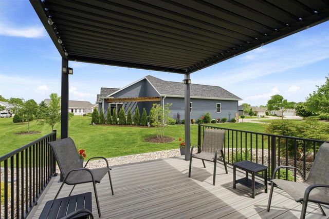 901 CLOVER COURT, Menasha, WI 54952