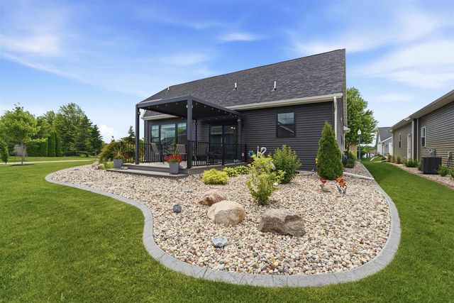 901 CLOVER COURT, Menasha, WI 54952