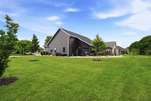 901 CLOVER COURT, Menasha, WI 54952