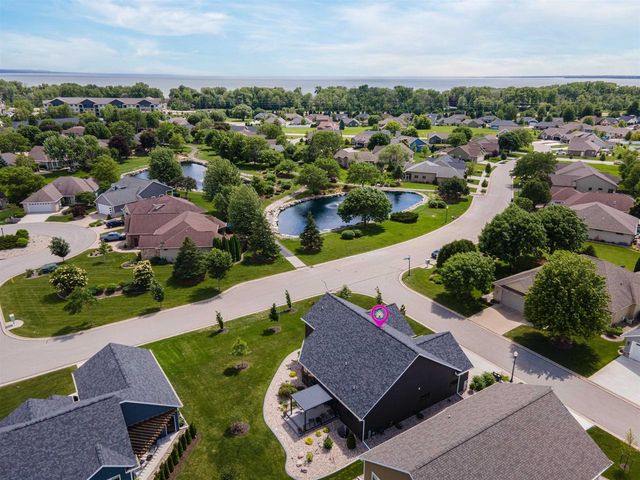901 CLOVER COURT, Menasha, WI 54952