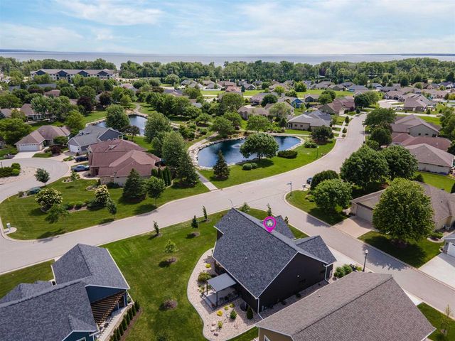 901 CLOVER COURT, Menasha, WI 54952