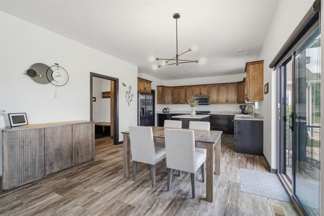 901 CLOVER COURT, Menasha, WI 54952