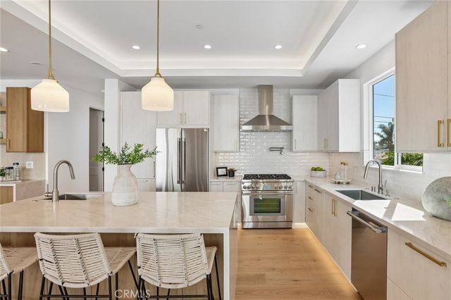 2019 Huntington Lane B, Redondo Beach, CA 90278