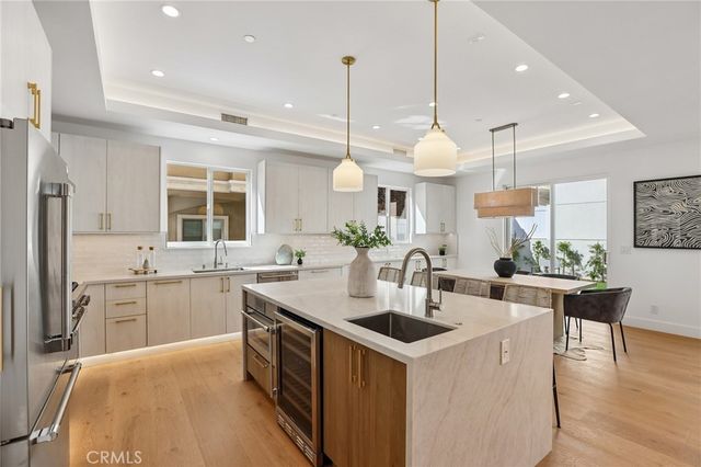 2019 Huntington Lane B, Redondo Beach, CA 90278