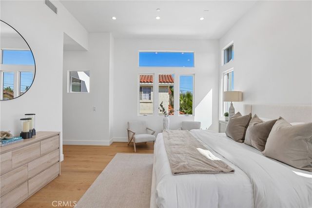 2019 Huntington Lane B, Redondo Beach, CA 90278