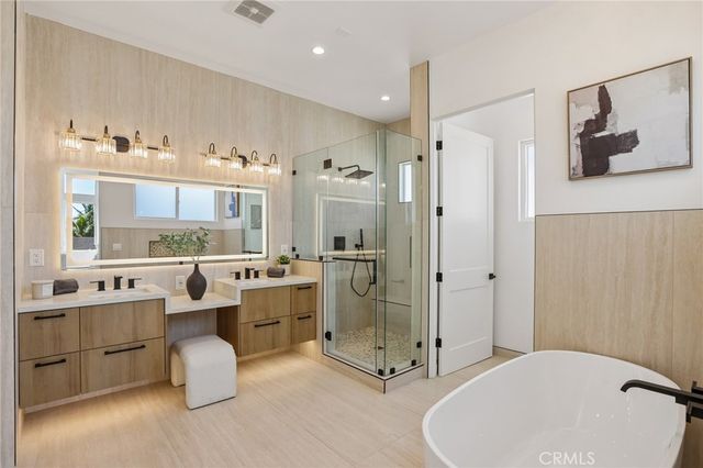 2019 Huntington Lane B, Redondo Beach, CA 90278