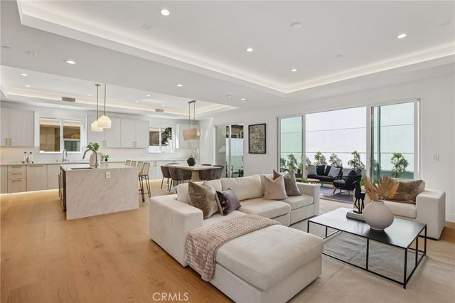 2019 Huntington Lane B, Redondo Beach, CA 90278