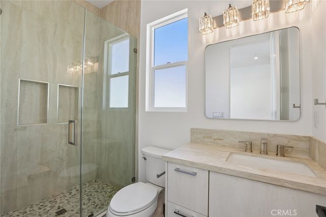 2019 Huntington Lane B, Redondo Beach, CA 90278