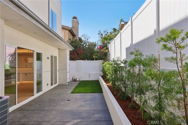 2019 Huntington Lane B, Redondo Beach, CA 90278