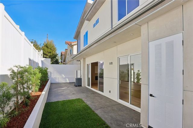 2019 Huntington Lane B, Redondo Beach, CA 90278