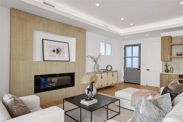 2019 Huntington Lane B, Redondo Beach, CA 90278