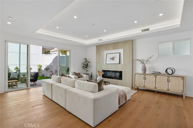 2019 Huntington Lane B, Redondo Beach, CA 90278