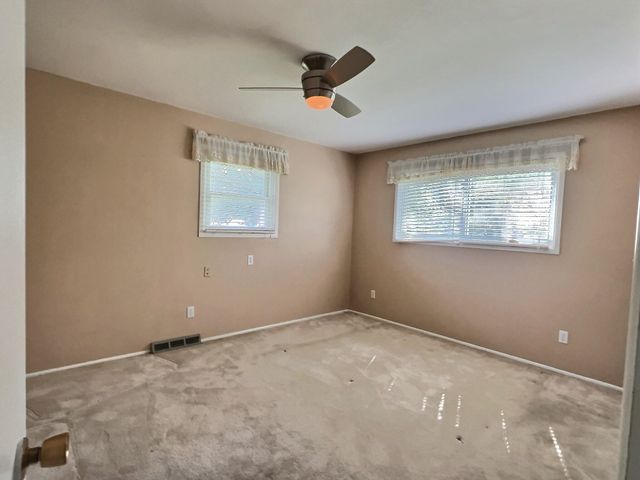 1150 N Wood Ave, Wichita, KS 67212