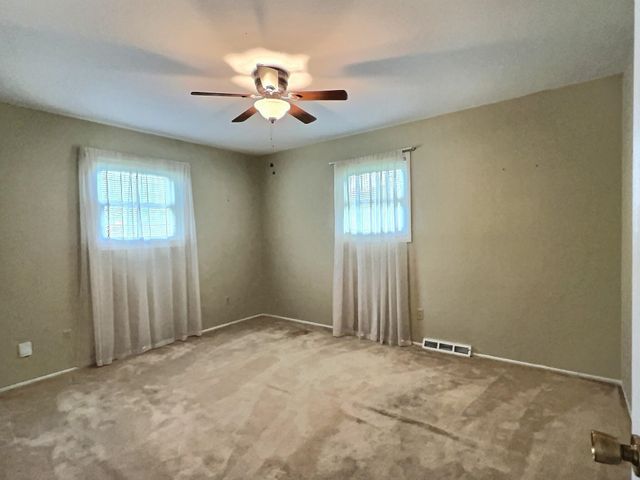 1150 N Wood Ave, Wichita, KS 67212