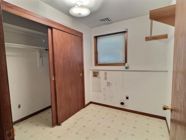 1150 N Wood Ave, Wichita, KS 67212