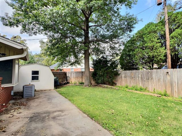 1150 N Wood Ave, Wichita, KS 67212