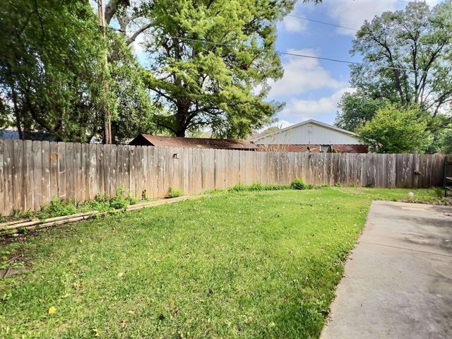 1150 N Wood Ave, Wichita, KS 67212