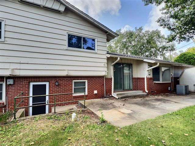 1150 N Wood Ave, Wichita, KS 67212