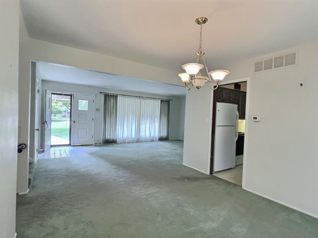 1150 N Wood Ave, Wichita, KS 67212