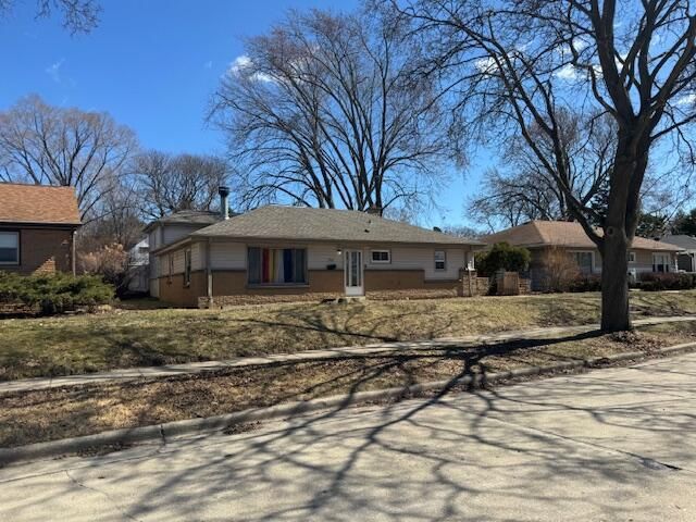 5750 N 75TH STREET, Milwaukee, WI 53218