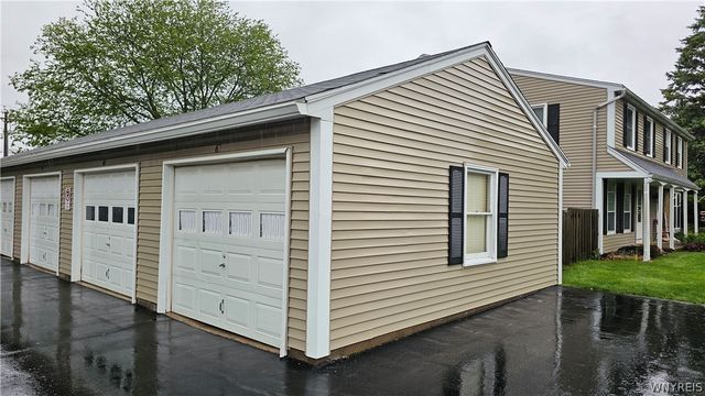 61 Springwood Drive, Webster, NY 14580