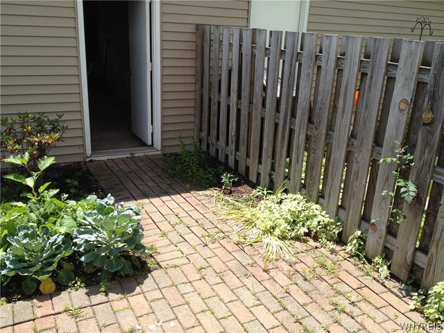61 Springwood Drive, Webster, NY 14580
