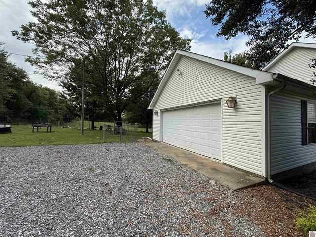575 N Sutton Lane, Mayfield, KY 42066
