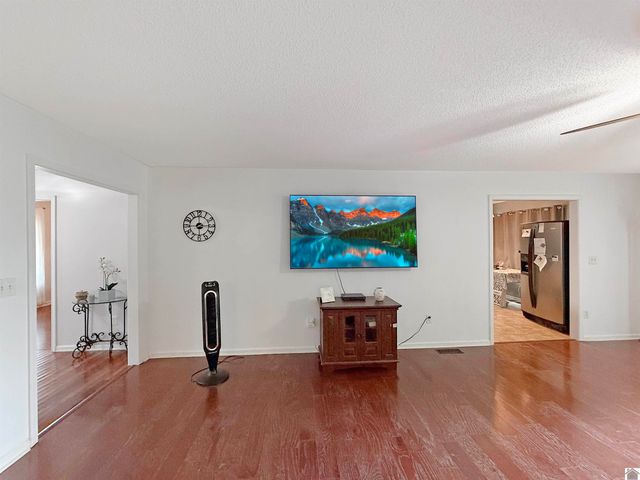 575 N Sutton Lane, Mayfield, KY 42066