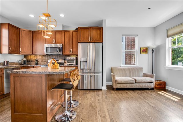 4922 S Cornell Avenue, Chicago, IL 60615