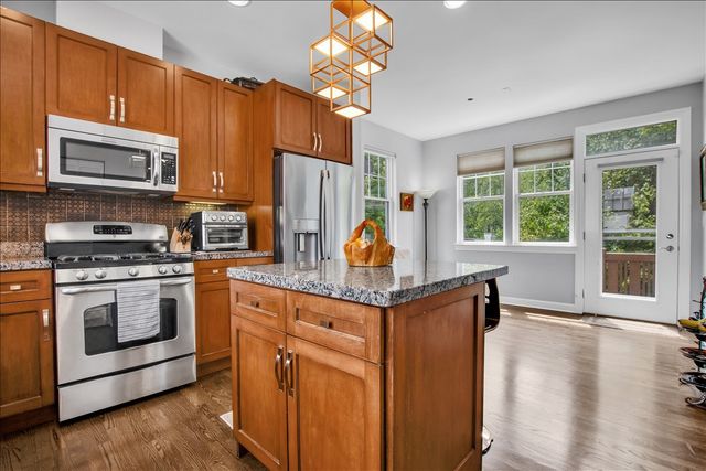 4922 S Cornell Avenue, Chicago, IL 60615