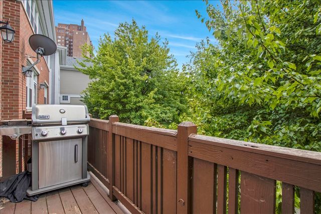 4922 S Cornell Avenue, Chicago, IL 60615