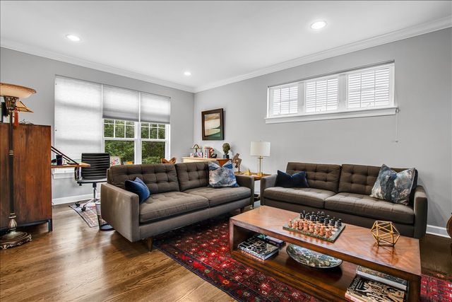 4922 S Cornell Avenue, Chicago, IL 60615