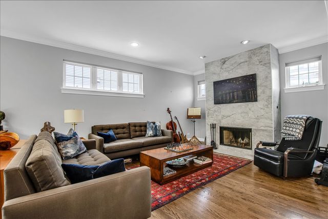 4922 S Cornell Avenue, Chicago, IL 60615