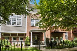 4922 S Cornell Avenue, Chicago, IL 60615