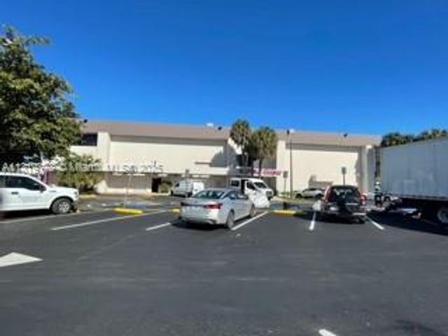 900 NE 125th St out parcel, North Miami, FL 33161