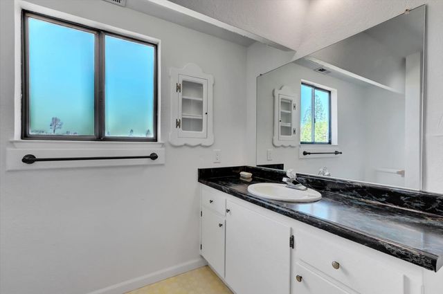 10417 Tasha Rd, Nevada City, CA 95959