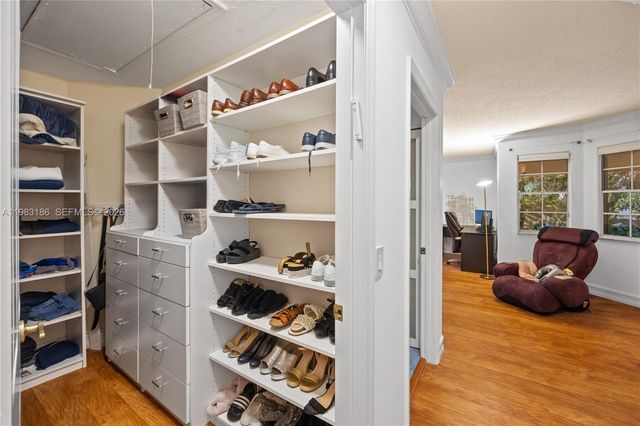 2721 Montevideo Ave, Cooper City, FL 33026