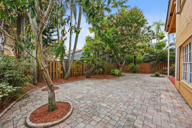 2721 Montevideo Ave, Cooper City, FL 33026