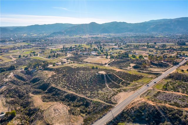 23777 Wildomar Trail, Wildomar, CA 92595