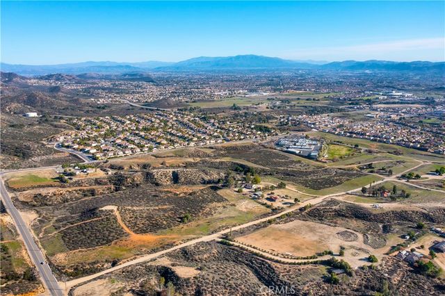 23777 Wildomar Trail, Wildomar, CA 92595