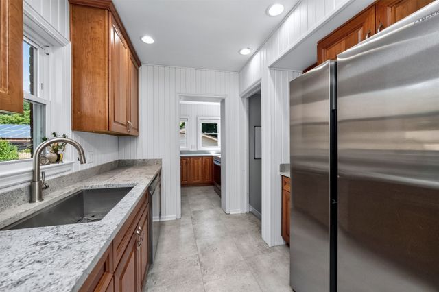 4011 Fagen Drive, Des Moines, IA 50310