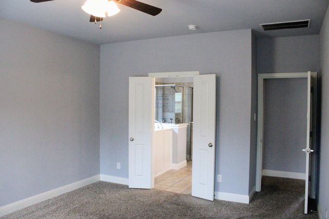 111 Cambridge Street, Waxahachie, TX 75165