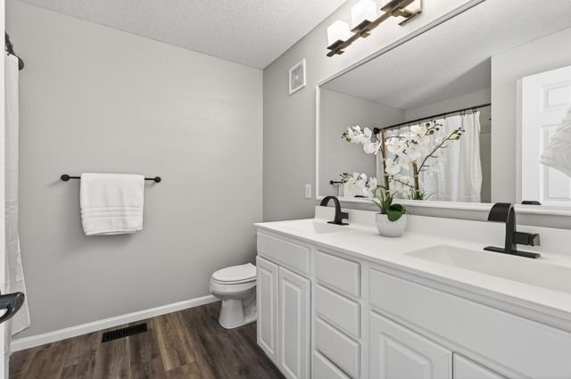 8506 Grove Circle, Shakopee, MN 55379